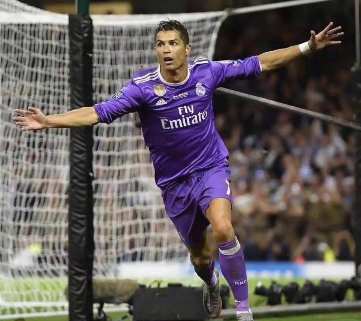 皇马历史后卫排名出炉,拉莫斯671场101球成核心,卡洛斯速度与重炮同样辉煌