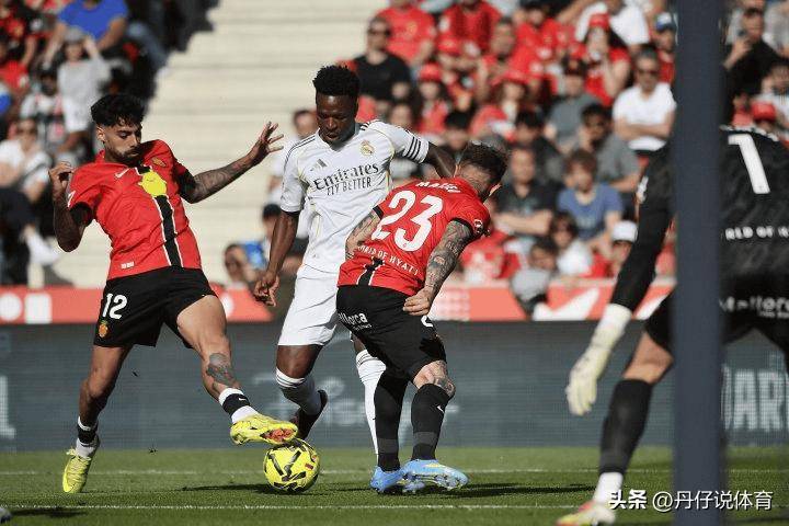 随着巴萨2-1马竞,贝蒂斯0-0,皇马1-2遭绝杀,西甲最新积分出炉